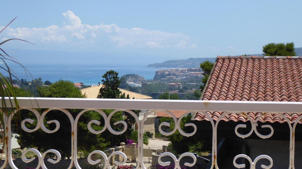 Appartamento Panoramico Santa Domenica Санта-Доменіка Екстер'єр фото