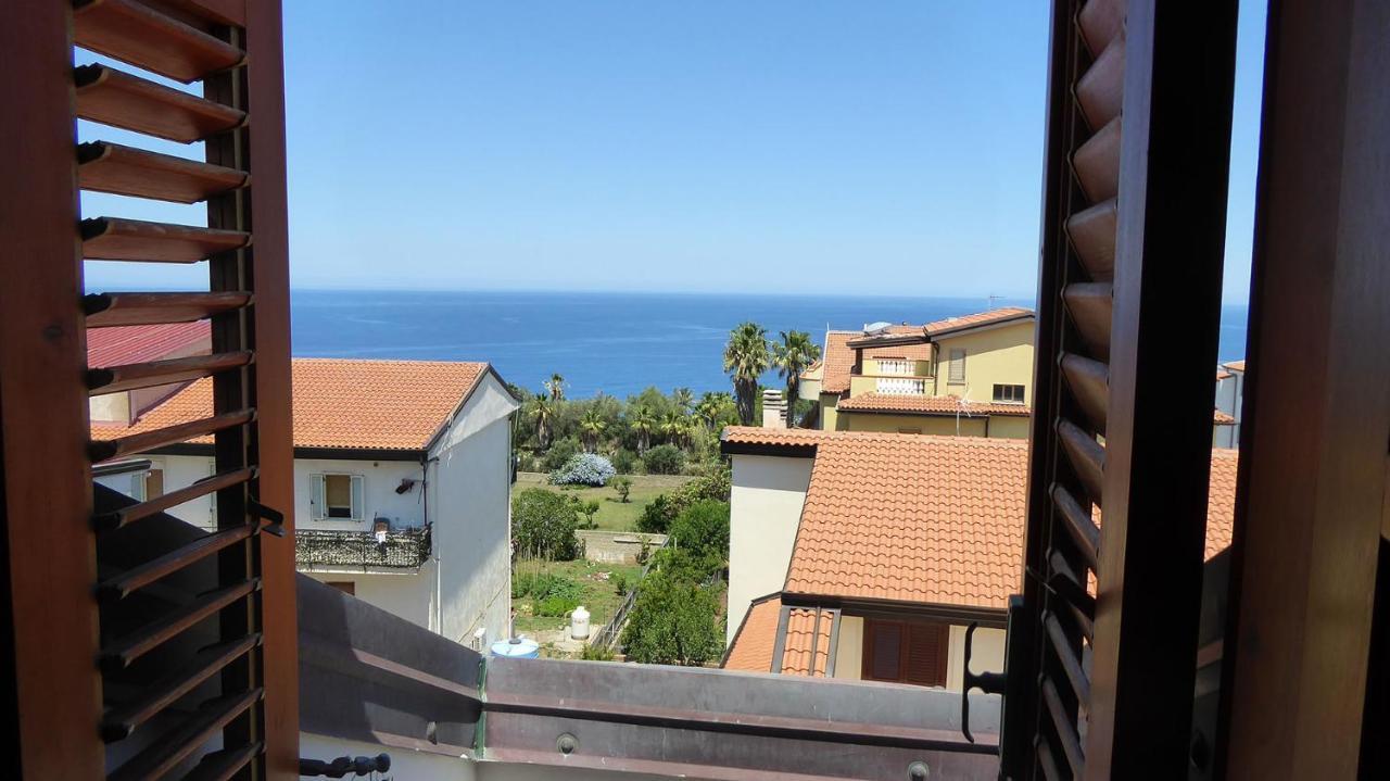 Appartamento Panoramico Santa Domenica Санта-Доменіка Екстер'єр фото
